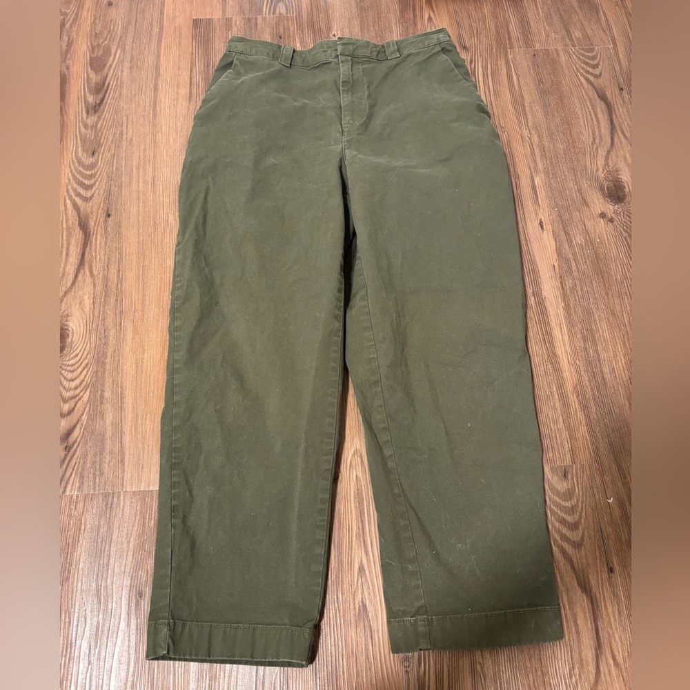 GAP Straight Up Khaki green pants.